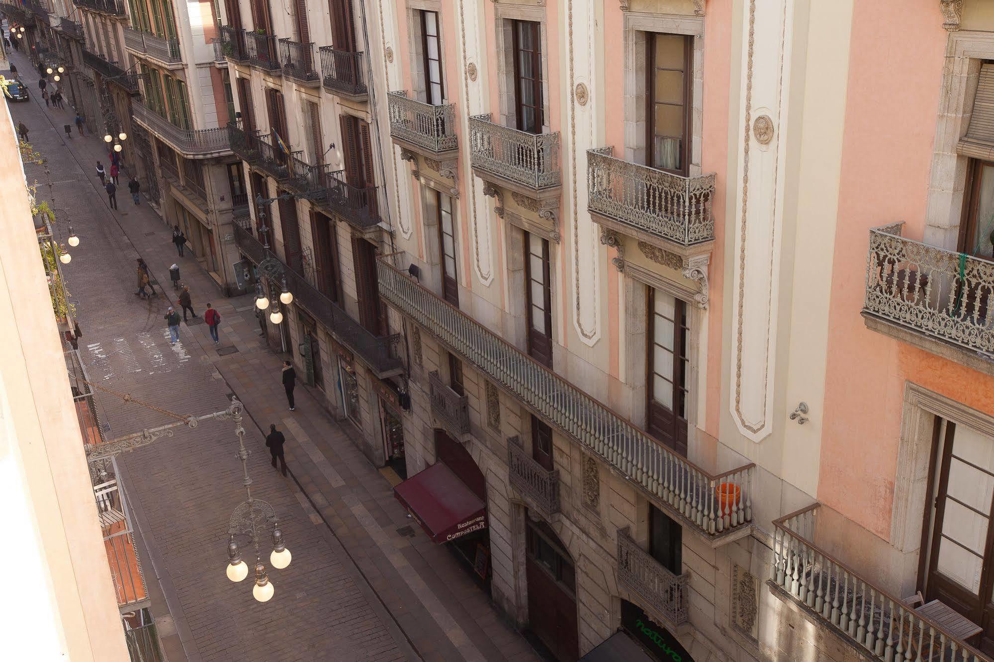 فندق برشلونةفي  بيت شباب فرناندو المظهر الخارجي الصورة